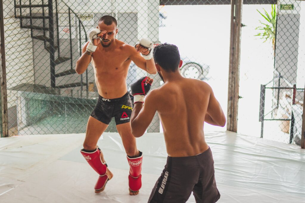 2 MMA-Fighters doing sparring